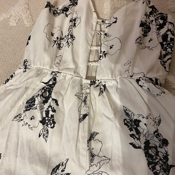 Romper - Picture 5 of 7